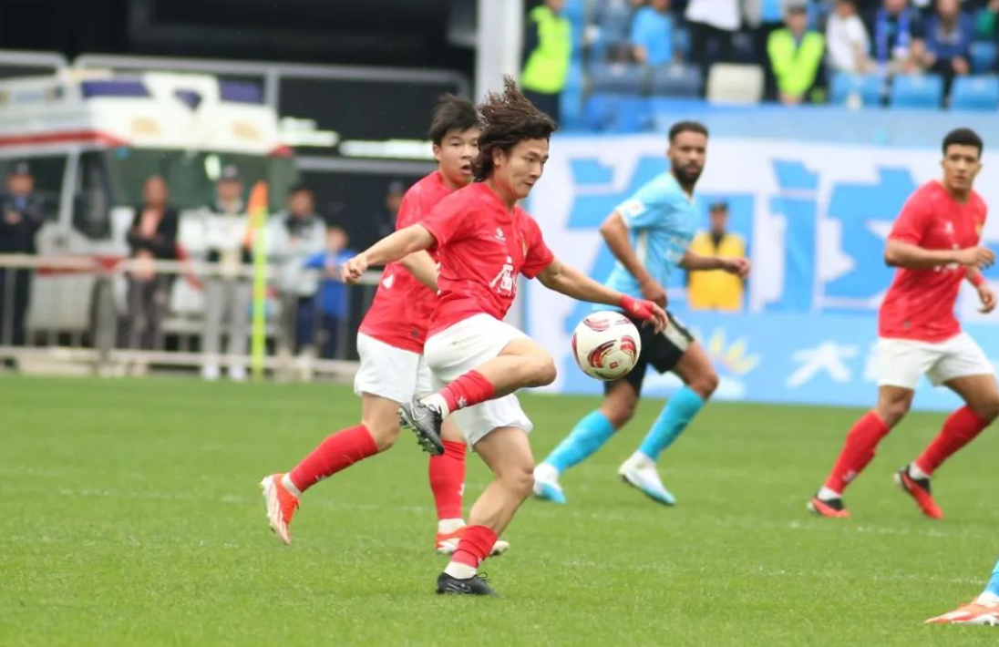 包含传统强队再度交手,火药味十足的词条 包含传统强队再度交手,火药味十足的词条