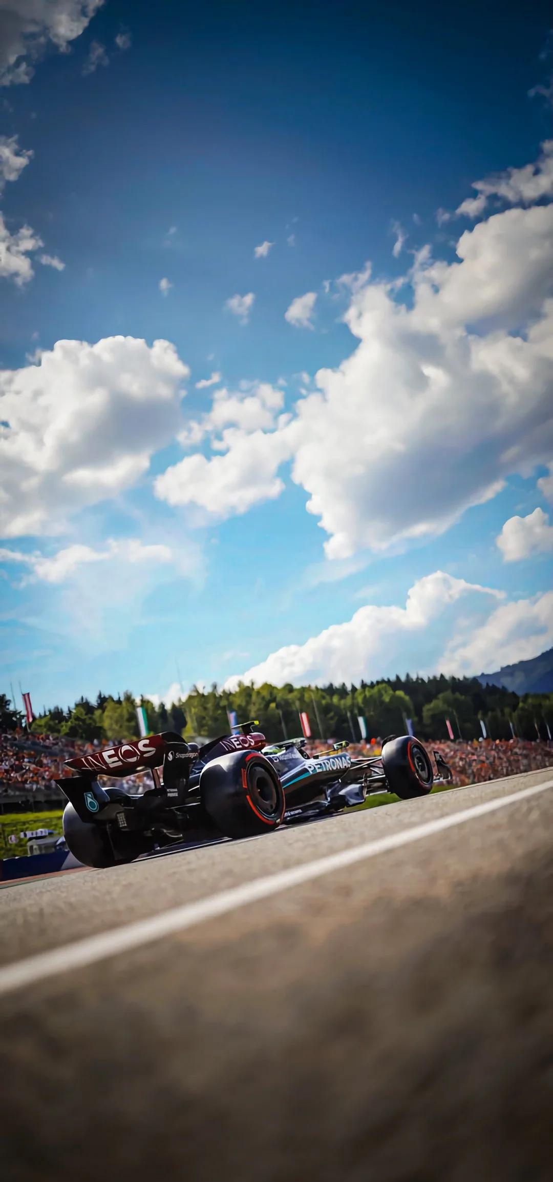 迈凯伦横扫红牛车队,佩雷兹关键制胜 迈凯伦横扫红牛车队,佩雷兹关键制胜