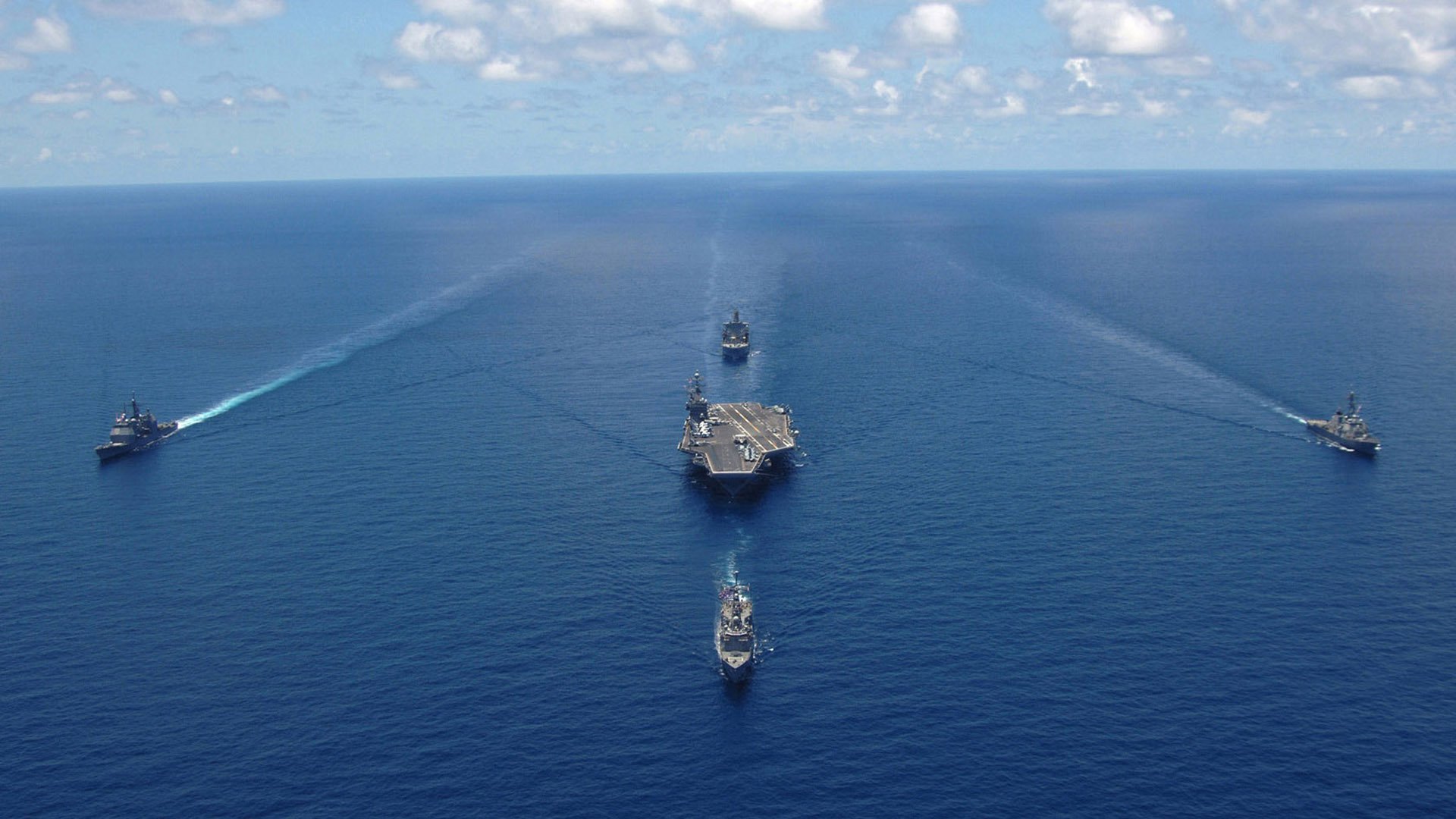 开云官网-当球场遭遇赛道，热火疾风骤雨，浓眉上演F1决胜弯道超车